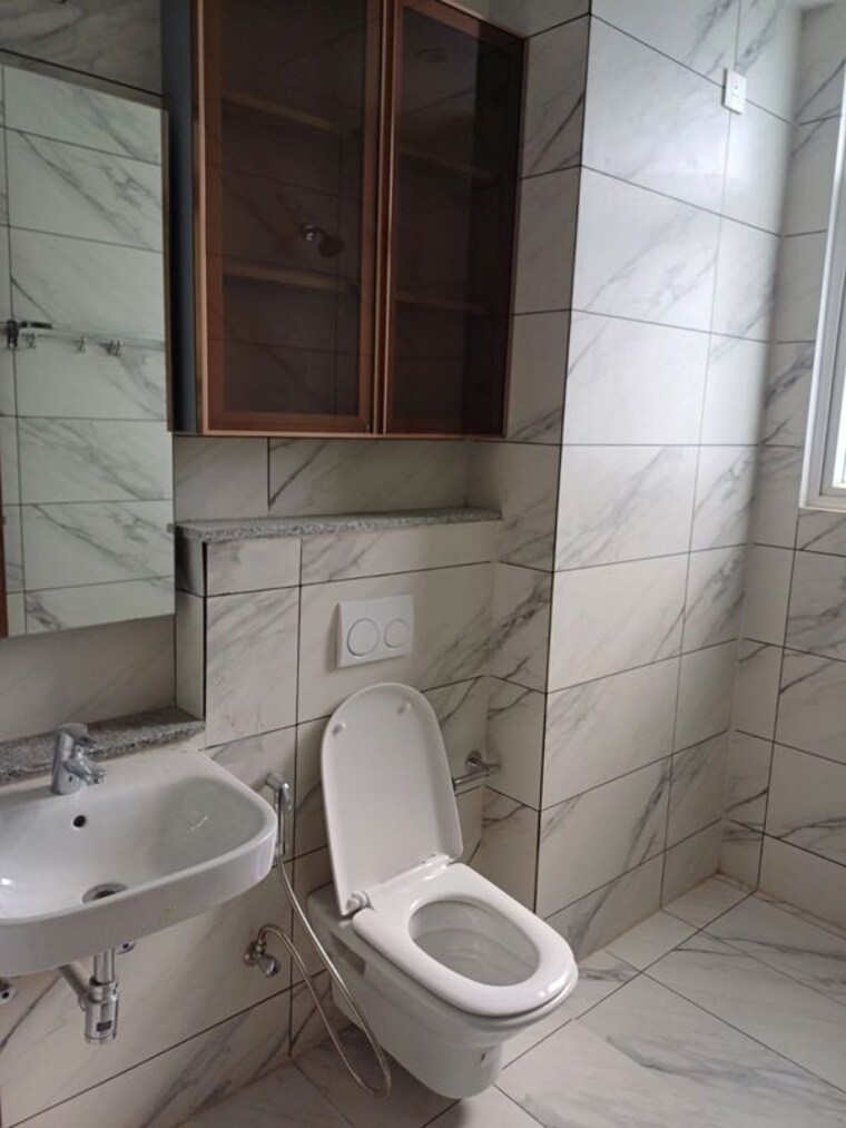 Bathroom, conscient-hines-elevate 3 Bedroom 2100 Sq.Ft. Apartment In Sector 59 Gurgaon 10439814