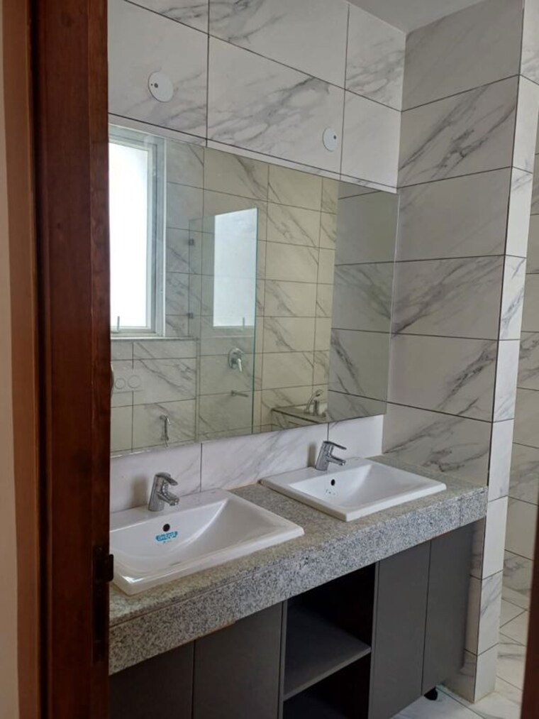 Bathroom, conscient-hines-elevate 3 Bedroom 2100 Sq.Ft. Apartment In Sector 59 Gurgaon 10439814