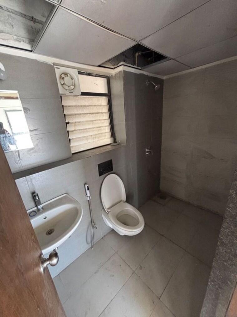 Bathroom, vandana-residency-kharadi 2 Bedroom 850 Sq.Ft. Apartment In Kharadi Pune 10439848