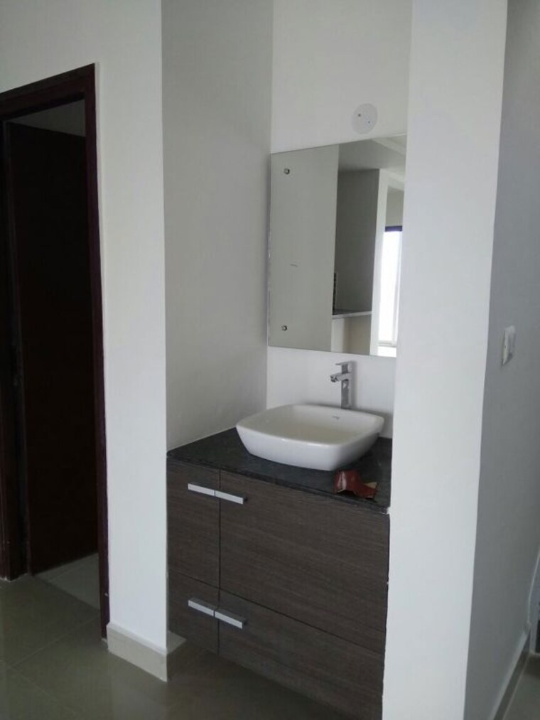 Bathroom, aliens-space-station-1-cassini 5 Bedroom 5036 Sq.Ft. Apartment In Tellapur Hyderabad 10439872