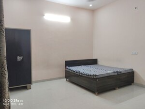 1 BHK Independent House For Rent in Sector 72a