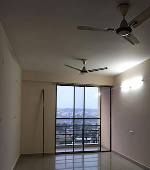 Room in 3 BHK Apartment at Geetanagar – for Rent