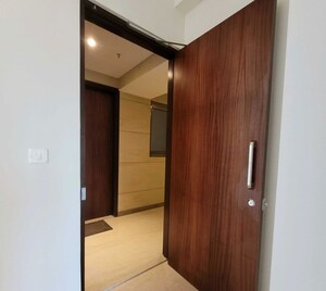 Room in 3 BHK Apartment at Piramal Mahalaxmi, Mahalaxmi – for Rent