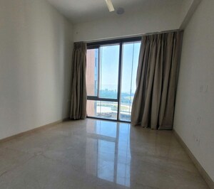 Room in 3 BHK Apartment at Piramal Mahalaxmi, Mahalaxmi – for Rent