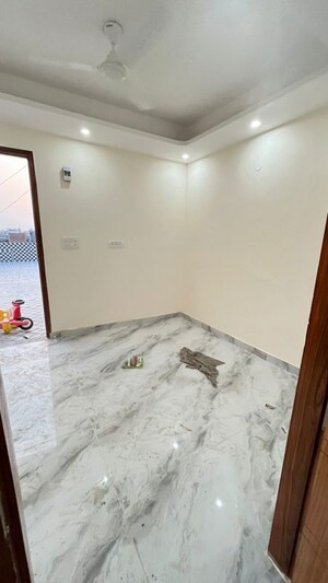Bedroom in 2 BHK Apartment at Chattarpur – for Rent