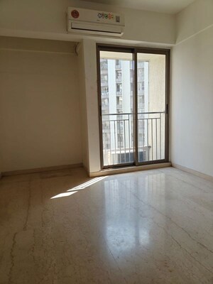 Bedroom in 2 BHK Apartment at Andheri West – for Rent