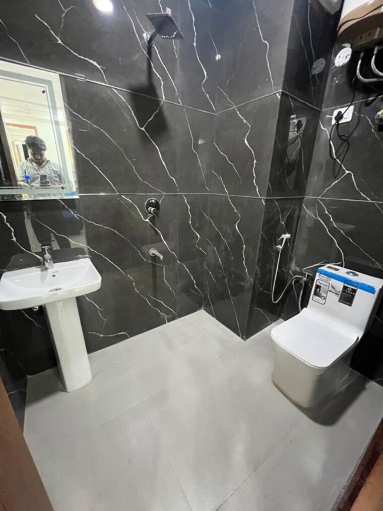 Attached Bathroom, chattarpur 2 Bedroom 850 Sq.Ft. Apartment In Chattarpur Delhi 10440448