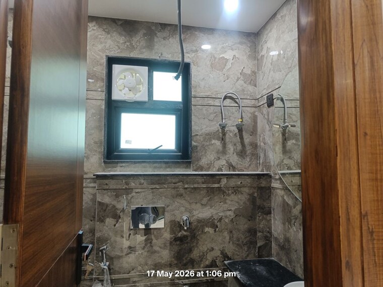 Bathroom, south-city-arcade 3 Bedroom 240 Sq.Yd. Builder Floor In Sector 41 Gurgaon 10440468