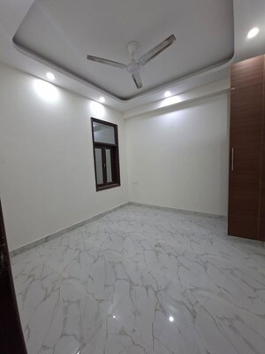 Room in 2 BHK Apartment at Chattarpur – for Rent