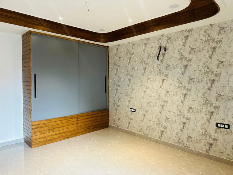 Room, sunny enclave 6+ Bedroom 250 Sq.Yd. Independent House In Sunny Enclave Mohali 10440517