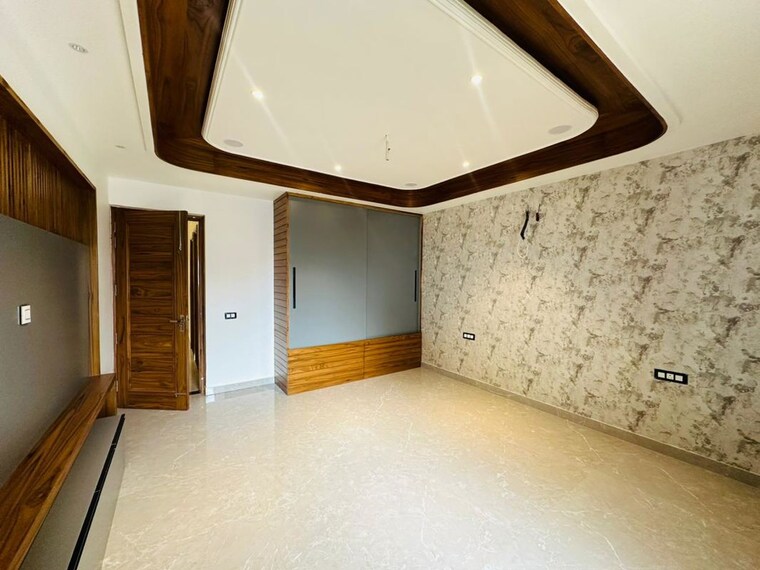 Room, sunny enclave 6+ Bedroom 250 Sq.Yd. Independent House In Sunny Enclave Mohali 10440517