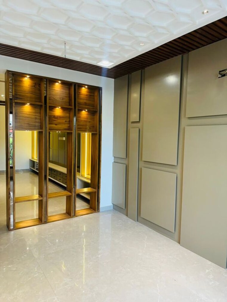 Room, sunny enclave 6+ Bedroom 250 Sq.Yd. Independent House In Sunny Enclave Mohali 10440517