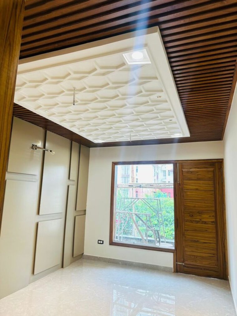 Room, sunny enclave 6+ Bedroom 250 Sq.Yd. Independent House In Sunny Enclave Mohali 10440517