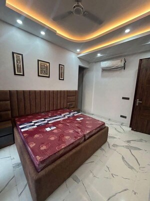Bedroom in 2 BHK Builder Floor at Sector 52 – for Rent