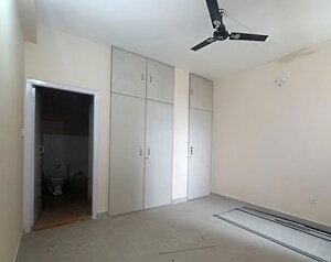Room in 3 BHK Apartment at Jaya Nagar – for Rent