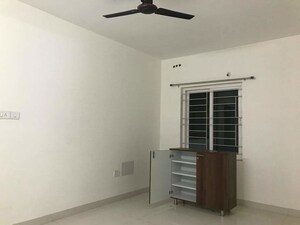Room in  Apartment at Vertex Panache, Gachibowli – for Rent