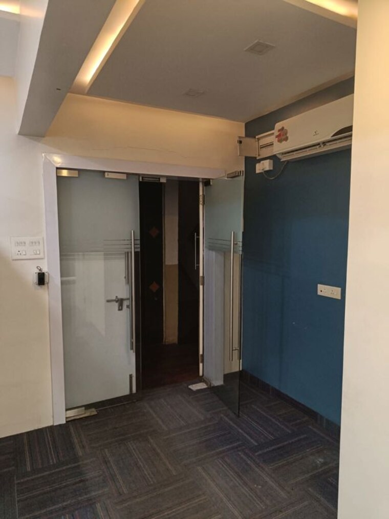 Team Area, camp Commercial Office Space 900 Sq.Ft. In Camp Pune 10440745