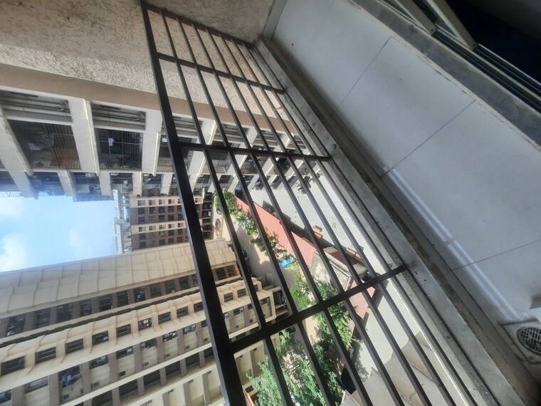 Balcony, kasarvadavali 1 Bedroom 550 Sq.Ft. Apartment In Kasarvadavali Thane 10440744