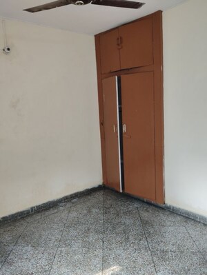 Bedroom in 2 BHK Builder Floor at Sector 16 – for Rent