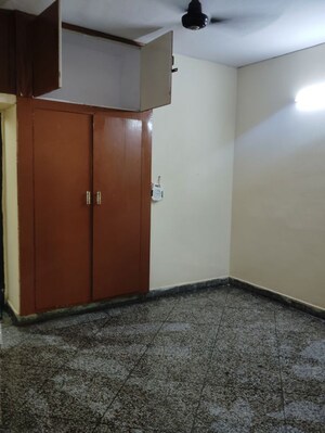 Bedroom in 2 BHK Builder Floor at Sector 16 – for Rent