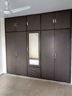 3 BHK + Servant Room Apartment For Rent in BPTP Park Grandeura