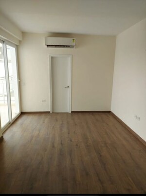 Room in 3 BHK Apartment at Emaar Imperial Gardens, Sector 102 – for Sale