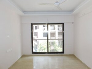 Room in 3 BHK Apartment at Je And Vee Om Trimurti, Malad East – for Sale