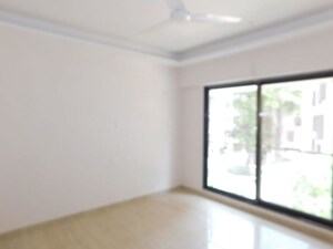 Room in 3 BHK Apartment at Je And Vee Om Trimurti, Malad East – for Sale