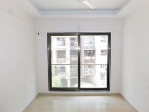 Room in 3 BHK Apartment at Je And Vee Om Trimurti, Malad East – for Sale