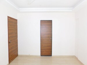 Room in 3 BHK Apartment at Je And Vee Om Trimurti, Malad East – for Sale