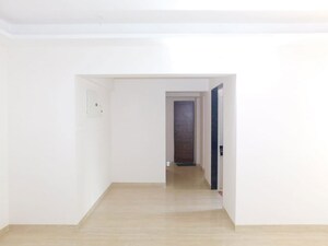 Room in 3 BHK Apartment at Je And Vee Om Trimurti, Malad East – for Sale