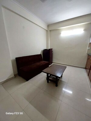 Living Room in 1 BHK Builder Floor at Sector 40 – for Rent