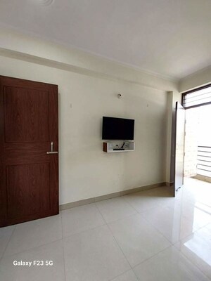 Room in 1 BHK Builder Floor at Sector 39 – for Rent