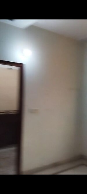 Room in 3 BHK Builder Floor at Rohini Sector 7 – for Rent
