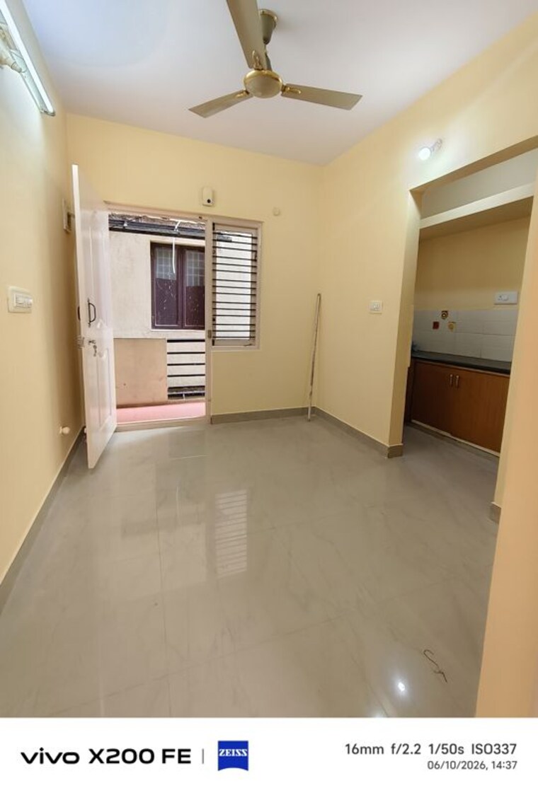 Living Room, high grounds 1 Bedroom 500 Sq.Ft. Independent House In High Grounds Bangalore 10440832
