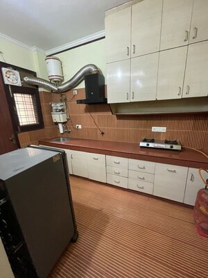 Kitchen in 3 BHK Builder Floor at Sector 32 – for Rent