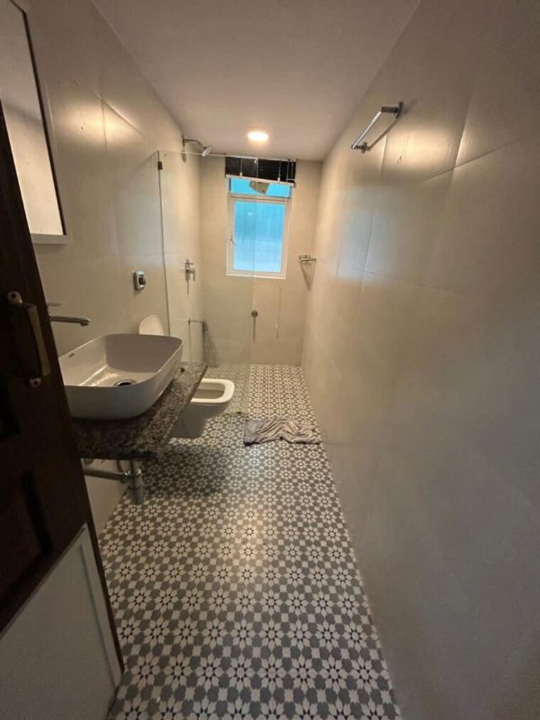 Bathroom, seven-bungalow 1 RK 500 Sq.Ft. Apartment In Andheri West Mumbai 10440842