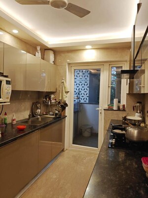 Living Room in 3 BHK Builder Floor at Green Wood City, Sector 45 – for Rent