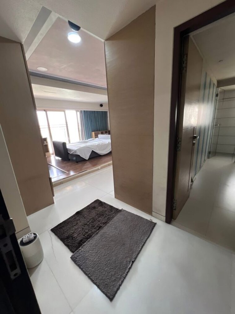 Bathroom, tapovan-chs 6+ Bedroom 6000 Sq.Ft. Apartment In Santacruz West Mumbai 10440862