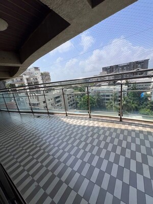 Balcony in 6+ BHK Apartment at Tapovan CHS, Santacruz West – for Rent