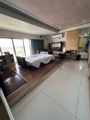 Kitchen in 6+ BHK Apartment at Tapovan CHS, Santacruz West – for Rent