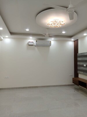 Room in 5 BHK Penthouse at Logix Blossom County, Sector 137 – for Sale
