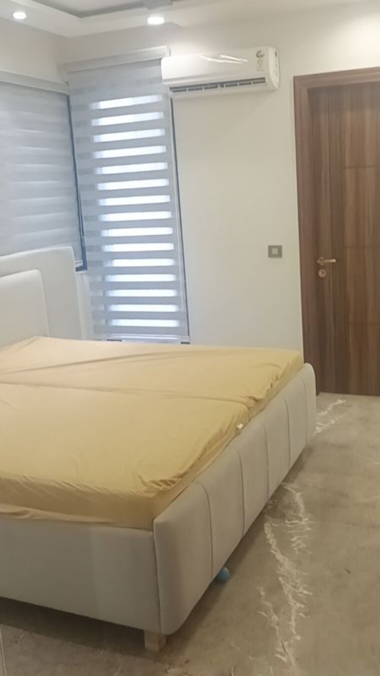 Bathroom, rohini sector 11 3 Bedroom 1350 Sq.Ft. Builder Floor In Rohini Sector 11 Delhi 10440919
