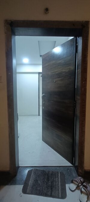 1 BHK Apartment – Entrance View at Baba Solitaire, Vashi Sector 26 - for Sale