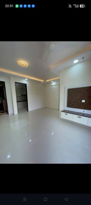 Room in 3 BHK Apartment at Viviana Mall, Eastern Express Highway – for Rent