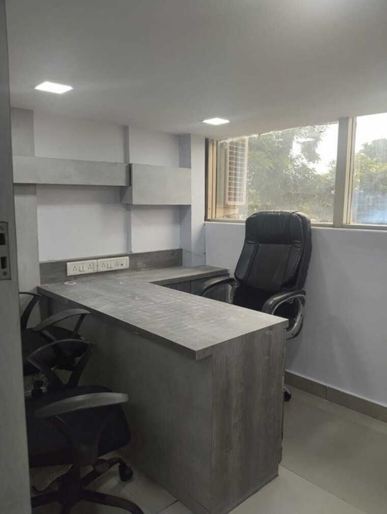 Team Area, haware-fantasia Commercial Office Space 301 Sq.Ft. In Vashi Sector 28 Navi Mumbai 10440954