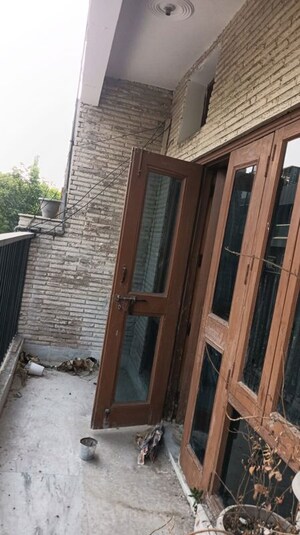 3 BHK Builder Floor – Exterior View View at Vikas Puri - for Rent