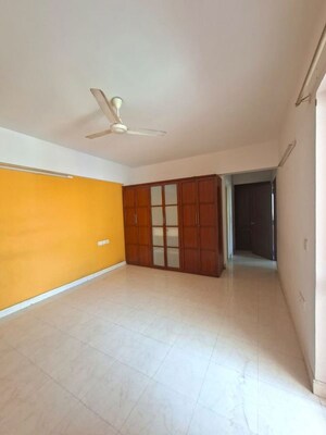 Room in 3 BHK Apartment at Purva Vantage, Hsr Layout – for Rent