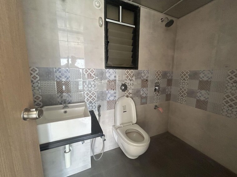 Bathroom, kohinoor-sapphire 2 Bedroom 858 Sq.Ft. Apartment In Tathawade Pune 10441020