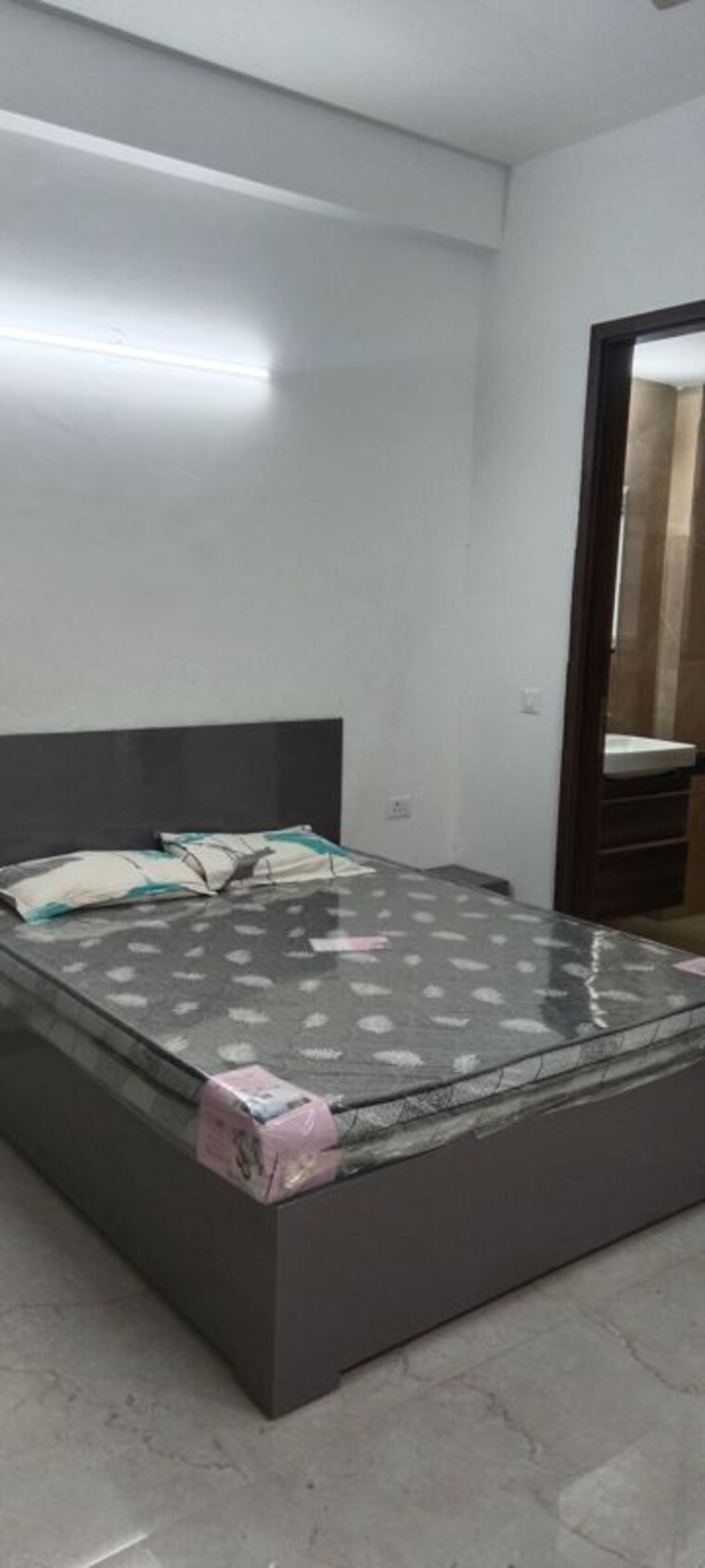 Bedroom, smart-world-orchard 3 Bedroom 1721 Sq.Ft. Apartment In Sector 61 Gurgaon 10441111